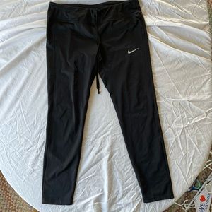 Nike dry fit women’s running legging size XL in black